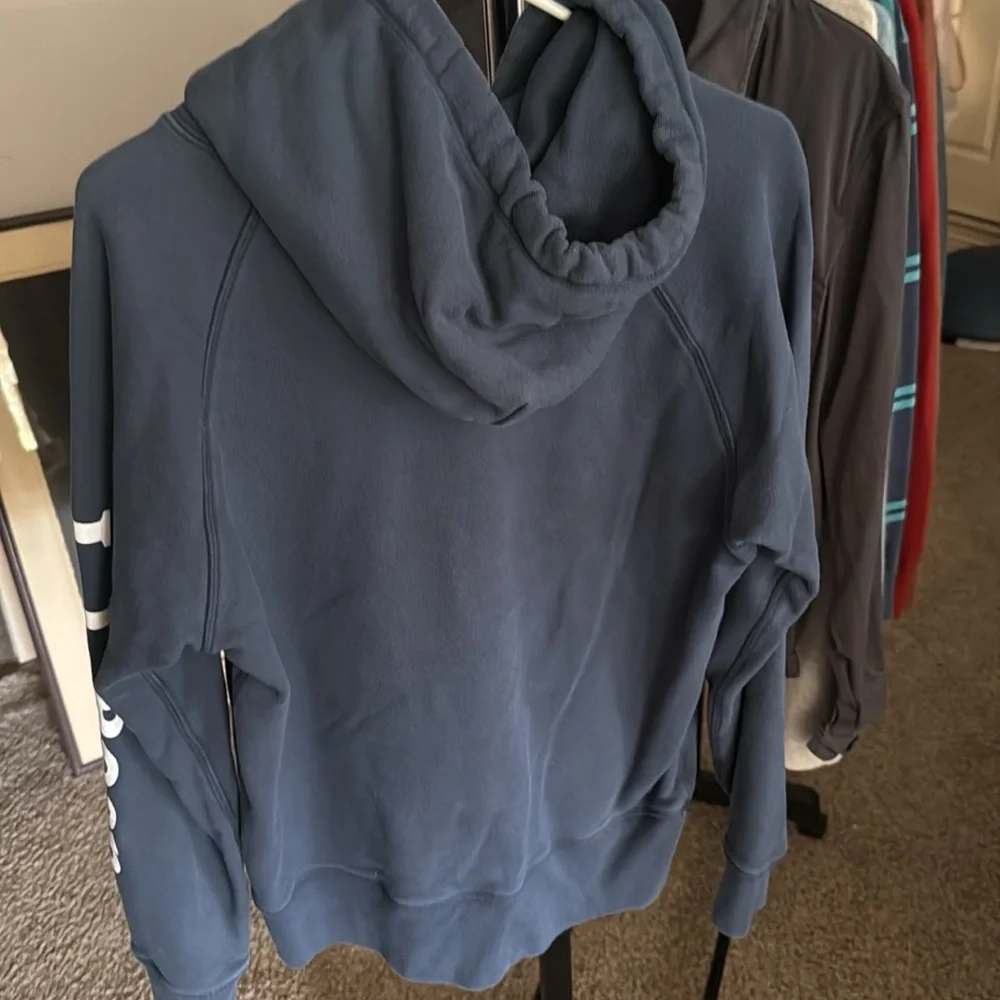 L.L. Bean Blue Graphic Sweatshirt - Picture 6 of 8